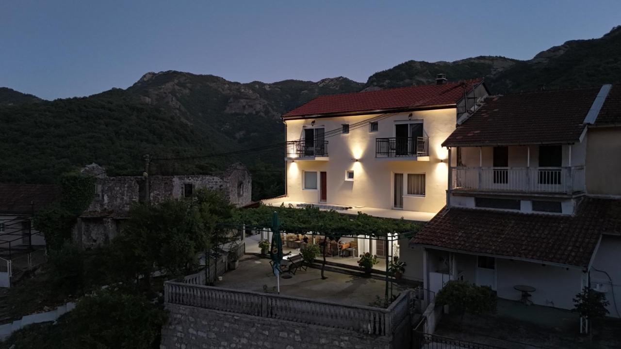 Riječki grad Apartments - B&B Rijeka Crnojevića