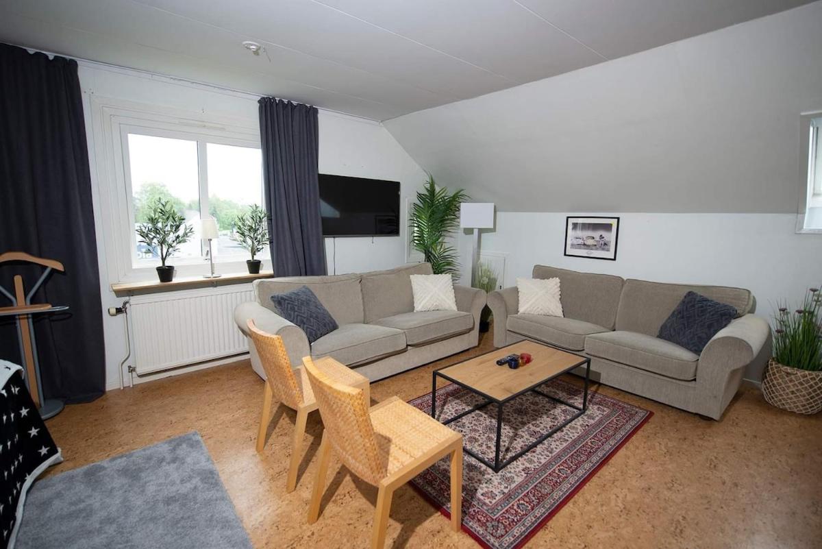 Ljus & Fräsch lägenhet nära isaberg - B&B Anderstorp