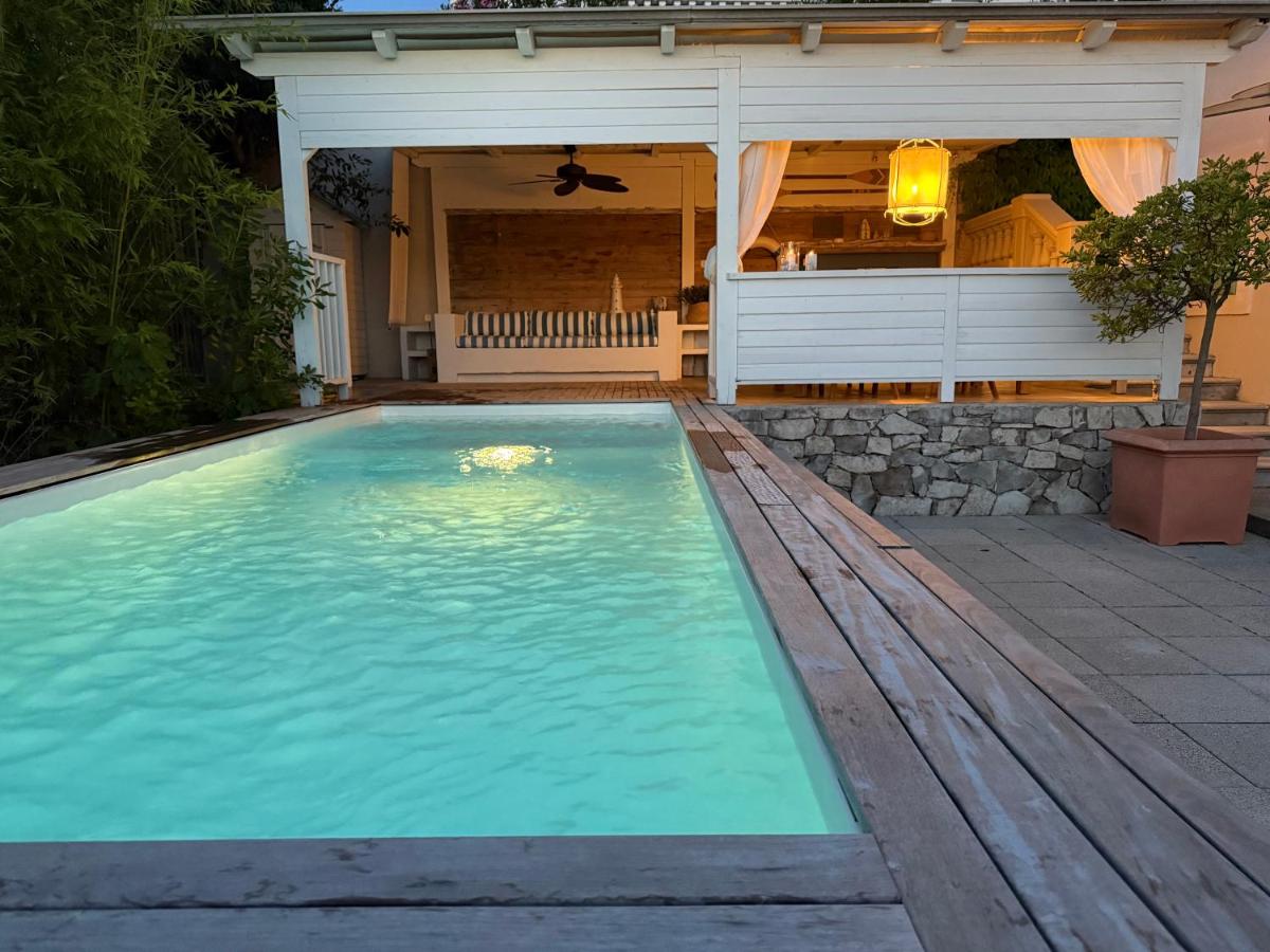 PAVI APARTMENTS Luxury apartment with a private pool - B&B