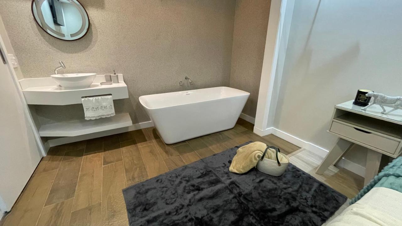 Apto com banheira imersão a 5min da Vila Germânica - B&B