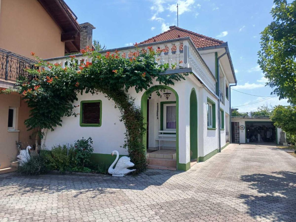 Retro Retreat Izačić - B&B Bihać