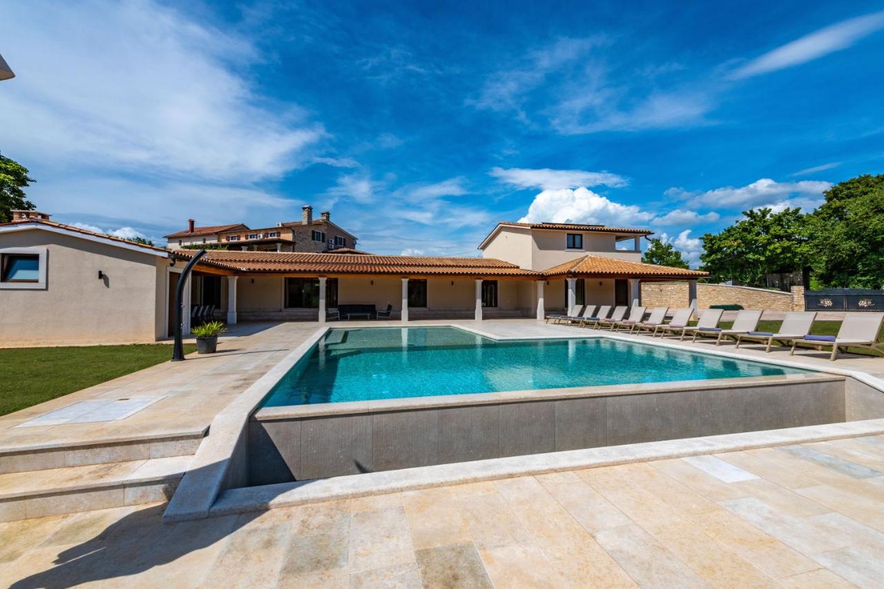 Villa Dika, a beautiful and spacious villa with a fantastic pool - Ferienwohnung Gradišće
