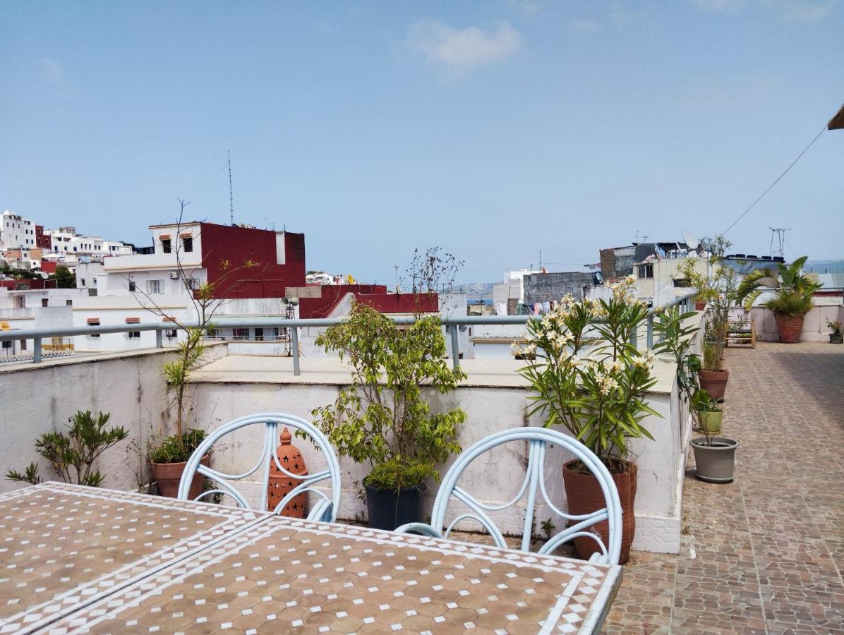Appartement lumineux à Tanger avec grande terrasse - B&B Tangeri