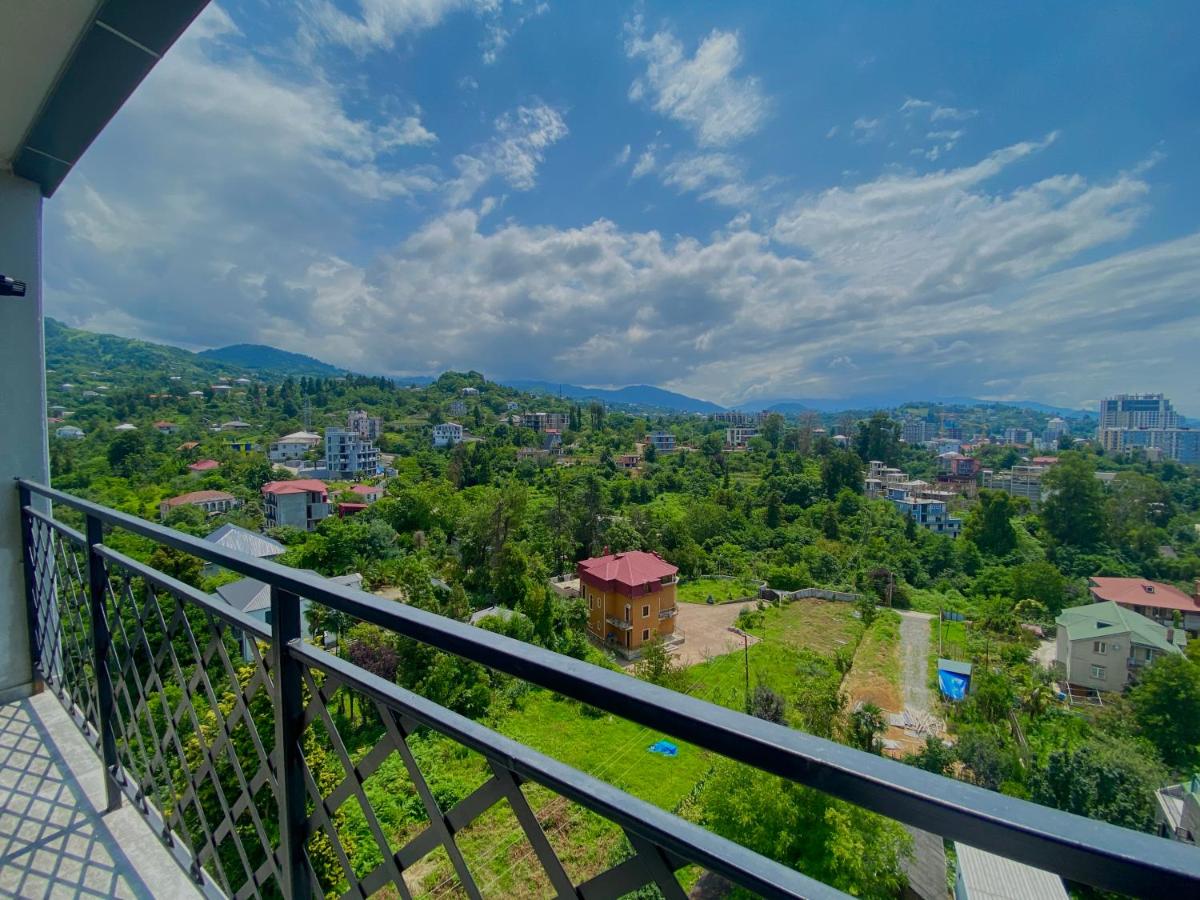 Green House - Apartment with Separate Room and Sea View - B&B Batumi