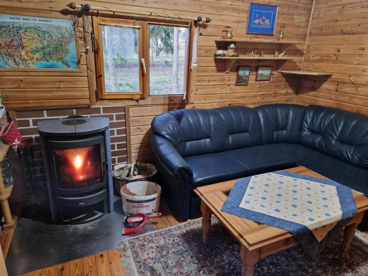 Ferienbungalow mit Garage und Grundstück in Sommersdorf UER - Chambres d'hôtes Penkun