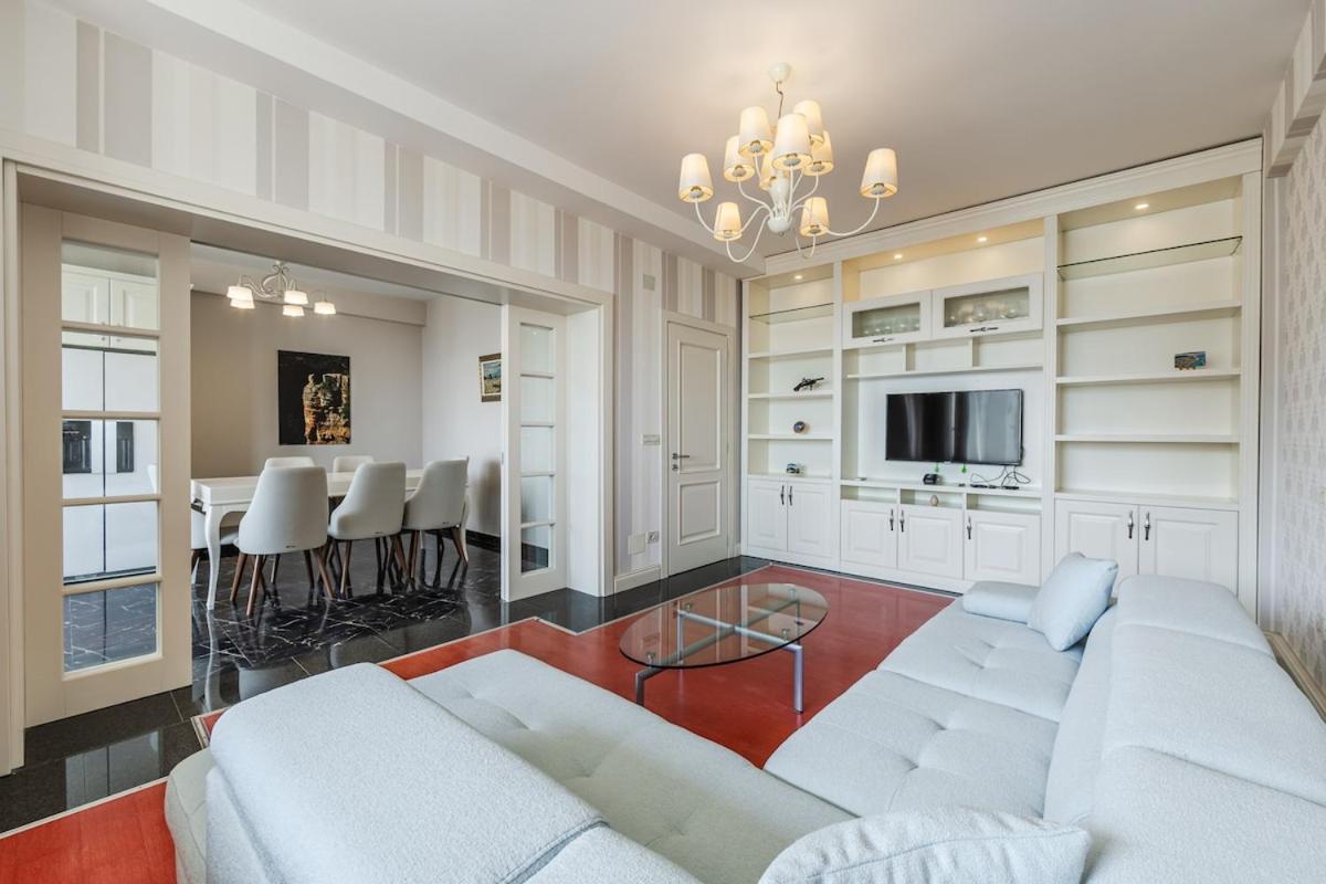 The Royal Classic by PS - Ferienwohnung Durrës