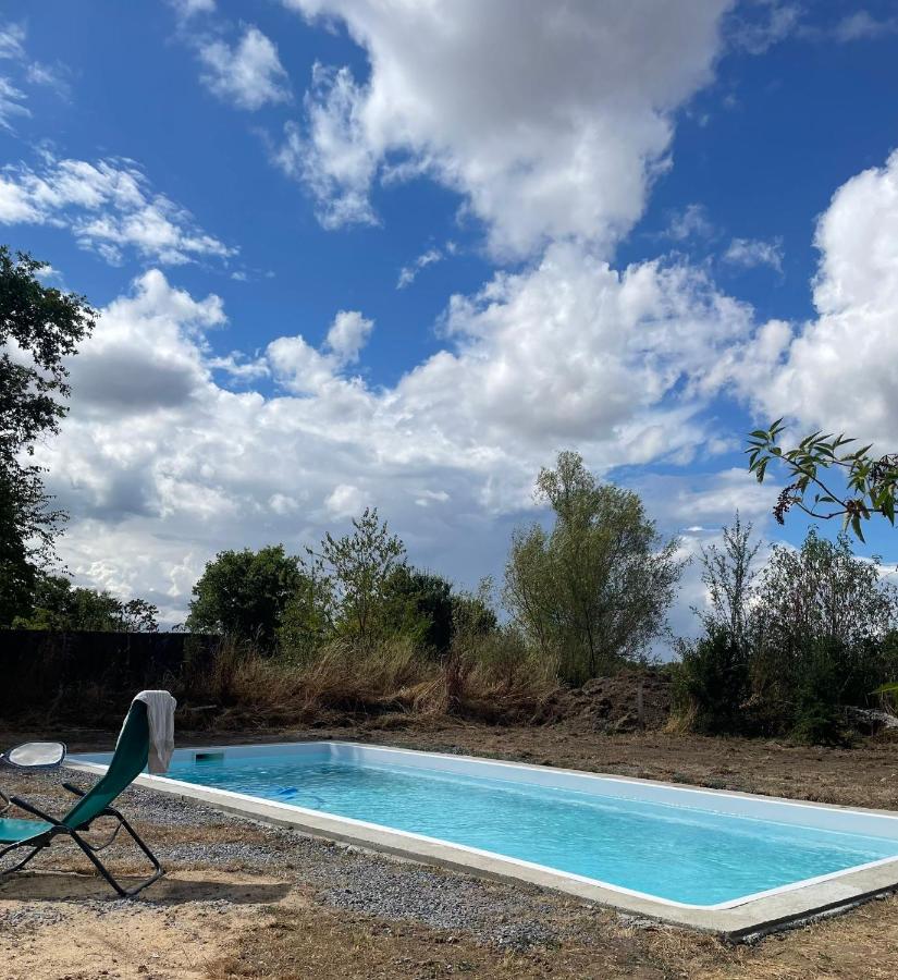 Gîte "Le Chatel" avec piscine - B&B Prissac