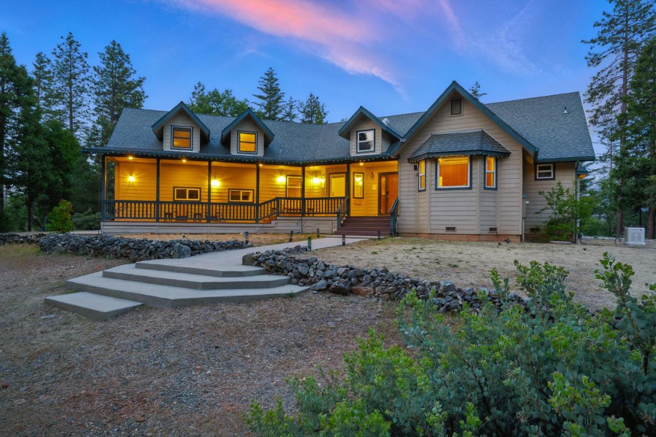 Moonrise Lodge - A Large Vacation Home in Mariposa - Bed and Breakfast Mariposa