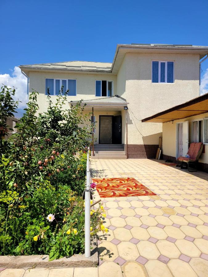 U Aigul - Ferienwohnung Cholpon-Ata