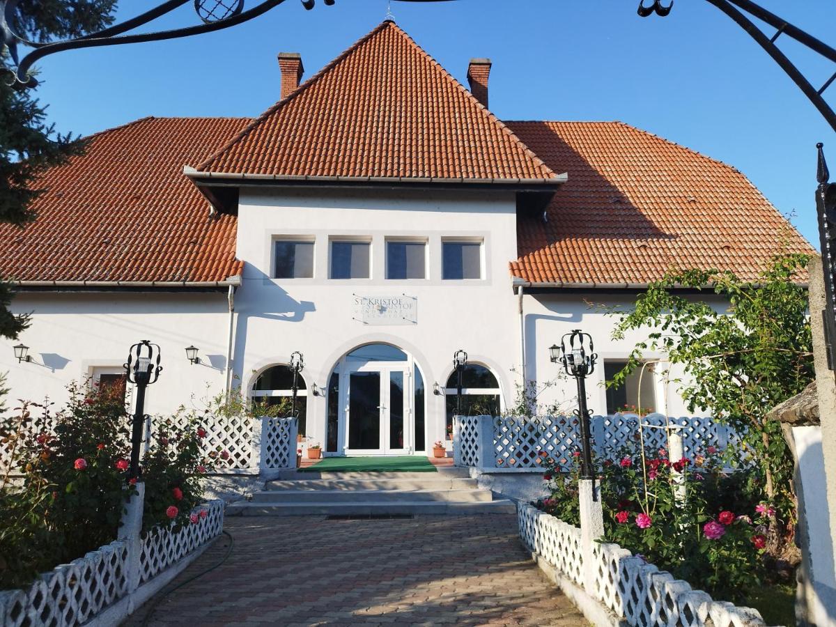 St. Kristóf Vendégház - B&B