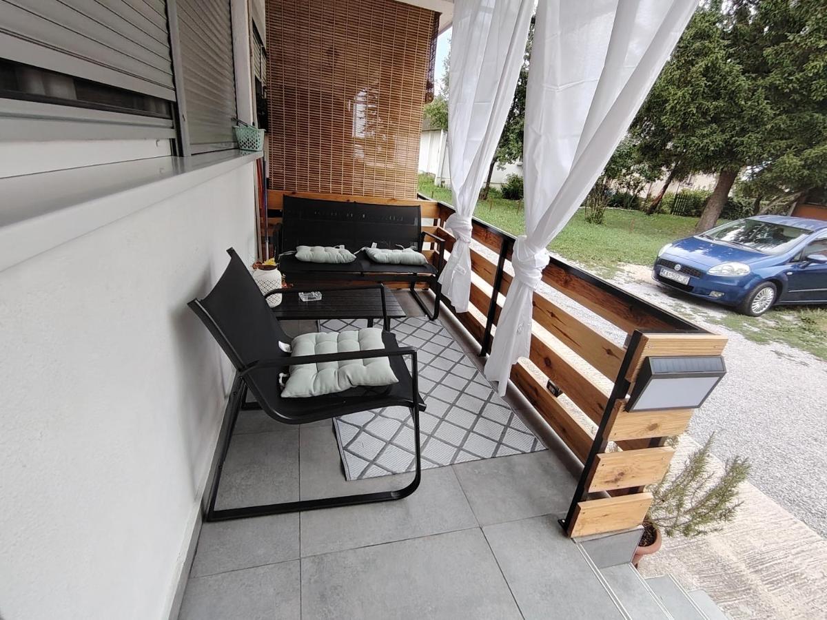 Apartman Jež 4 De Lux - self check in, free parking - B&B