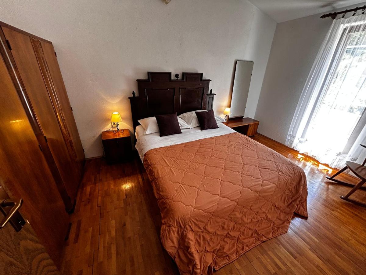 One-Bedroom Apartment with Balcony