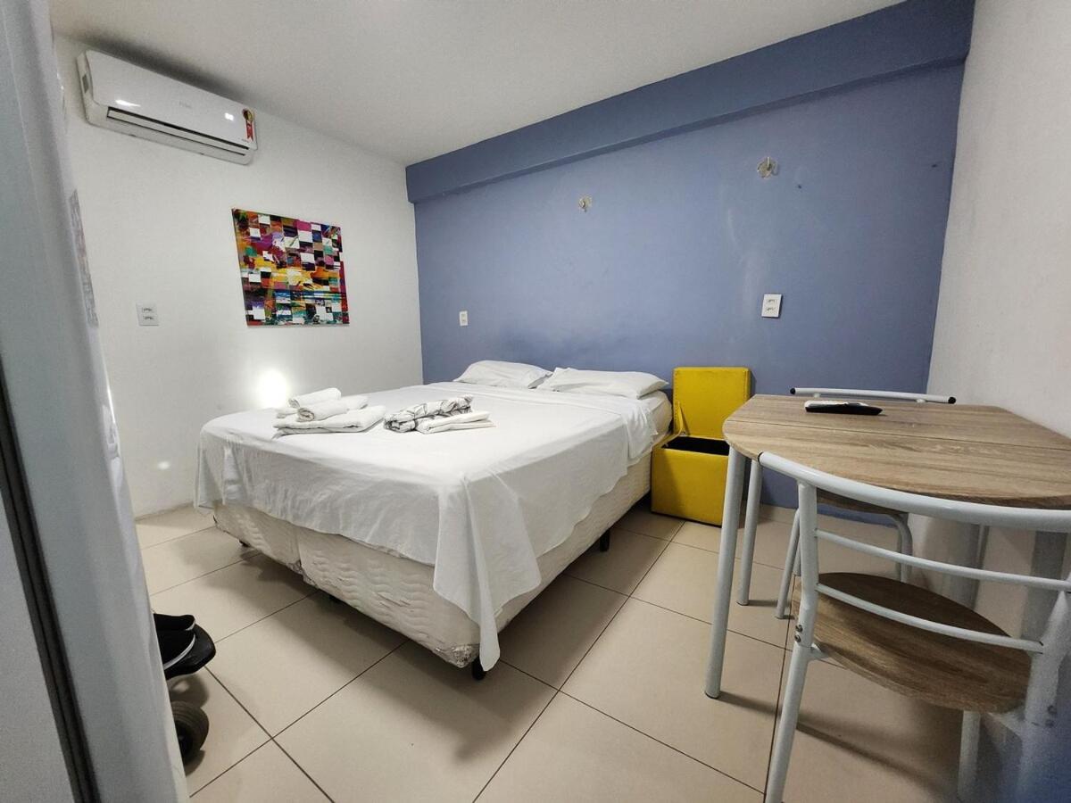 Apart 205 TV WIFI cozinha AC 100 M Cariri Shopp - Chambres d'hôtes Juazeiro do Norte