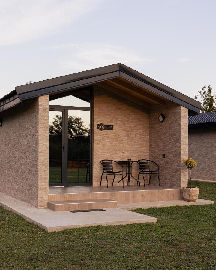 Nina - B&B Golubovci