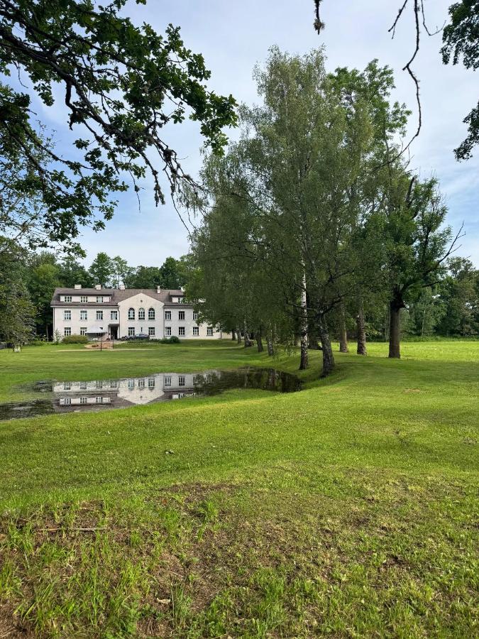 Meirānu muiža - B&B