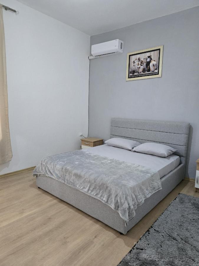 City center Apartment - Bed and Breakfast Pogradec