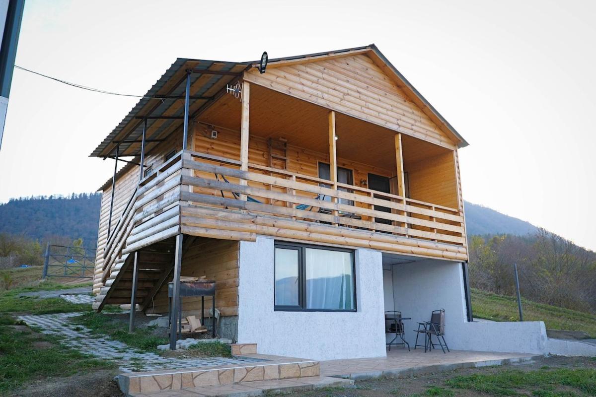 Mountain-View 3BR Wooden Cottage - Bed and Breakfast Kvishkheti