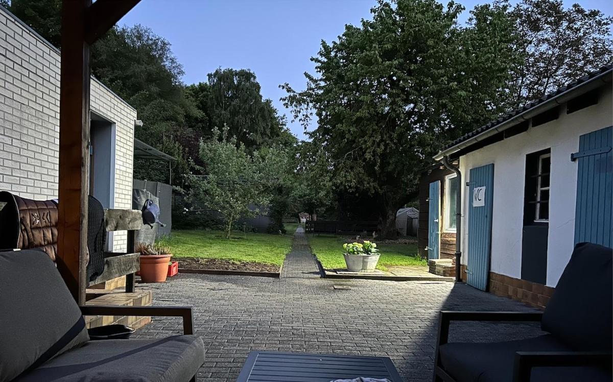 Ferienwohnung am Waldrand mit großem Garten - B&B Leverkusen