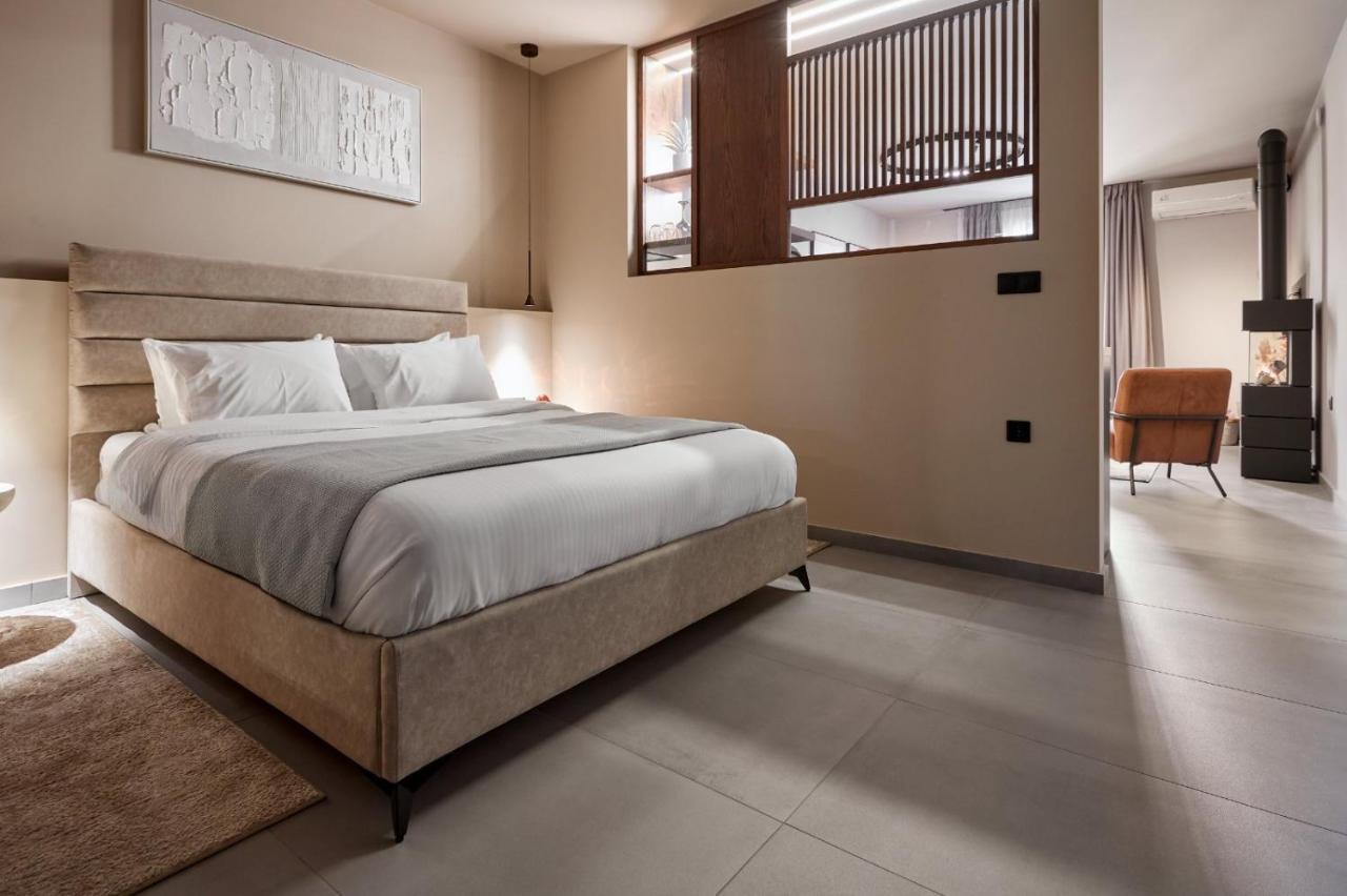 Suite with Mountain View