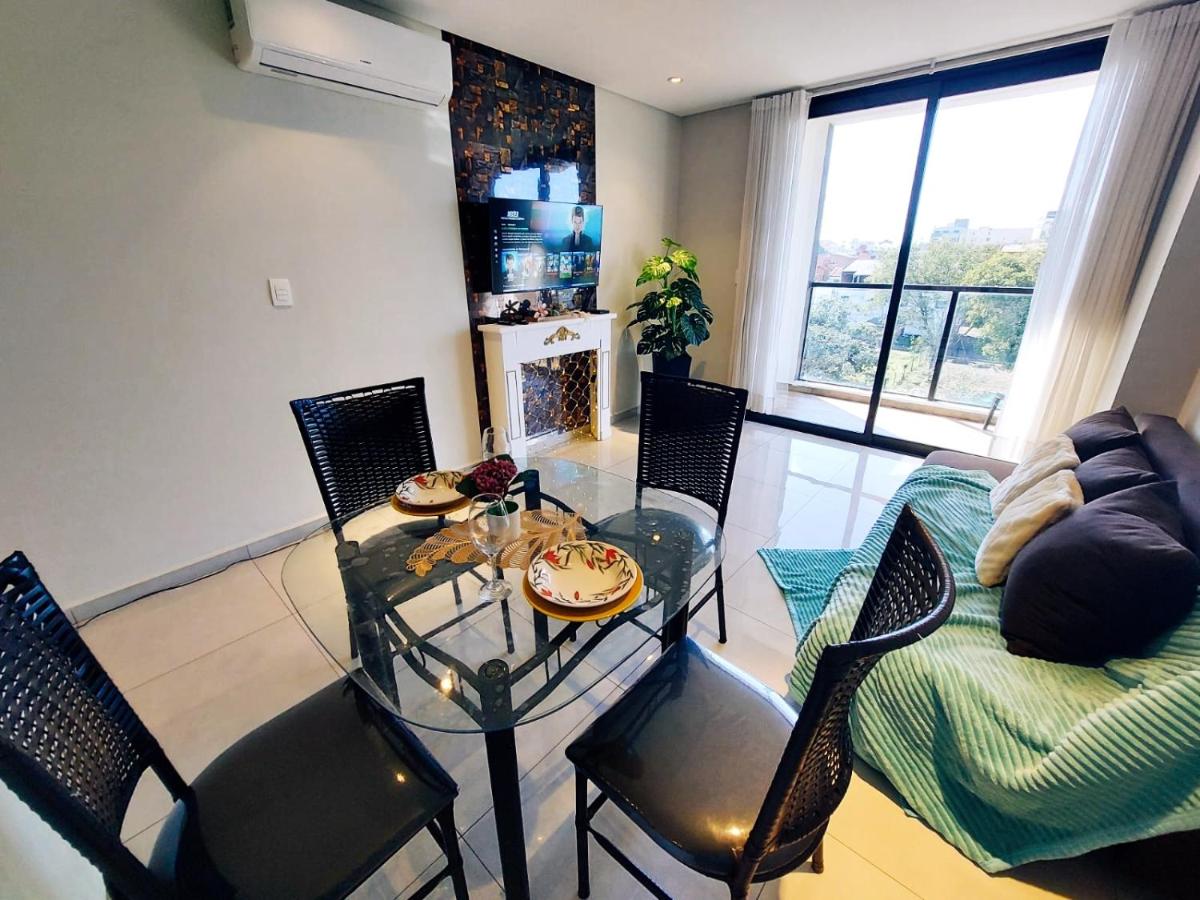 Modern apartment with pool, near Costanera beach - B&B Encarnación