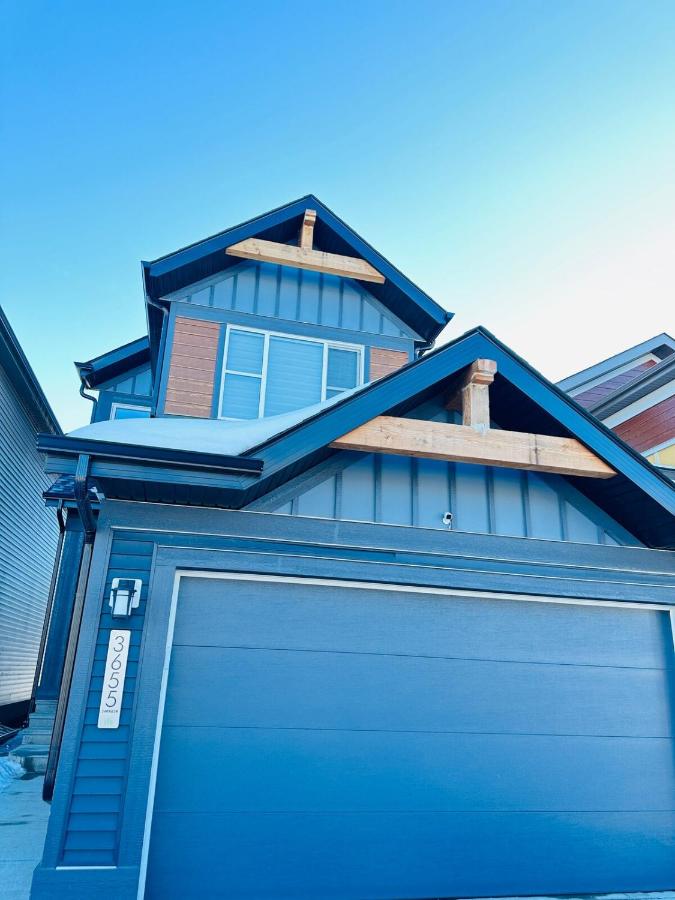 Relax at The Hills at Ellerslie - Bed and Breakfast Edmonton
