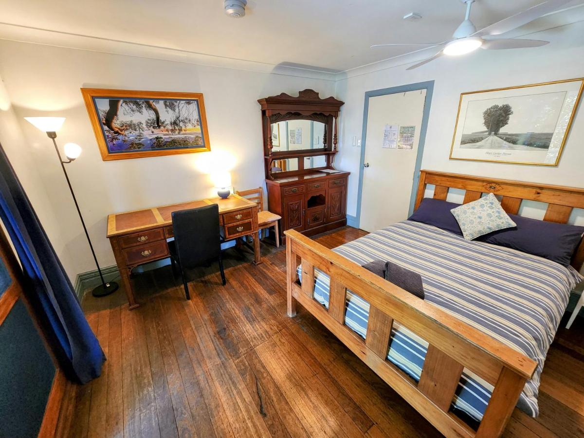 Double Room with Balcony and Shared Bathroom