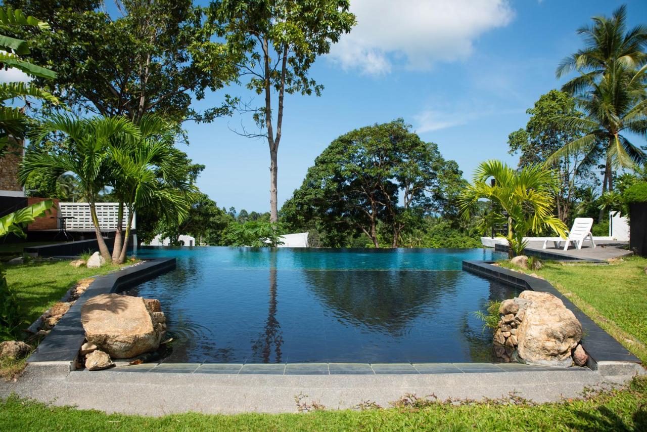 Hillside 2br Apartment Shared Pool - B&B