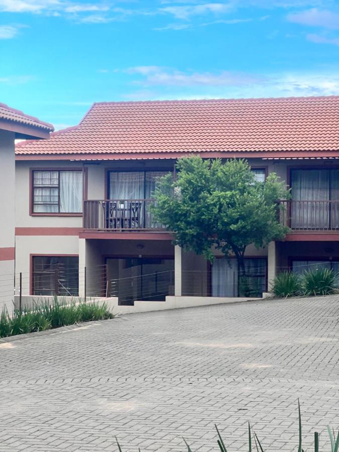 Mama R's 1st private unit - Bed and Breakfast Newcastle