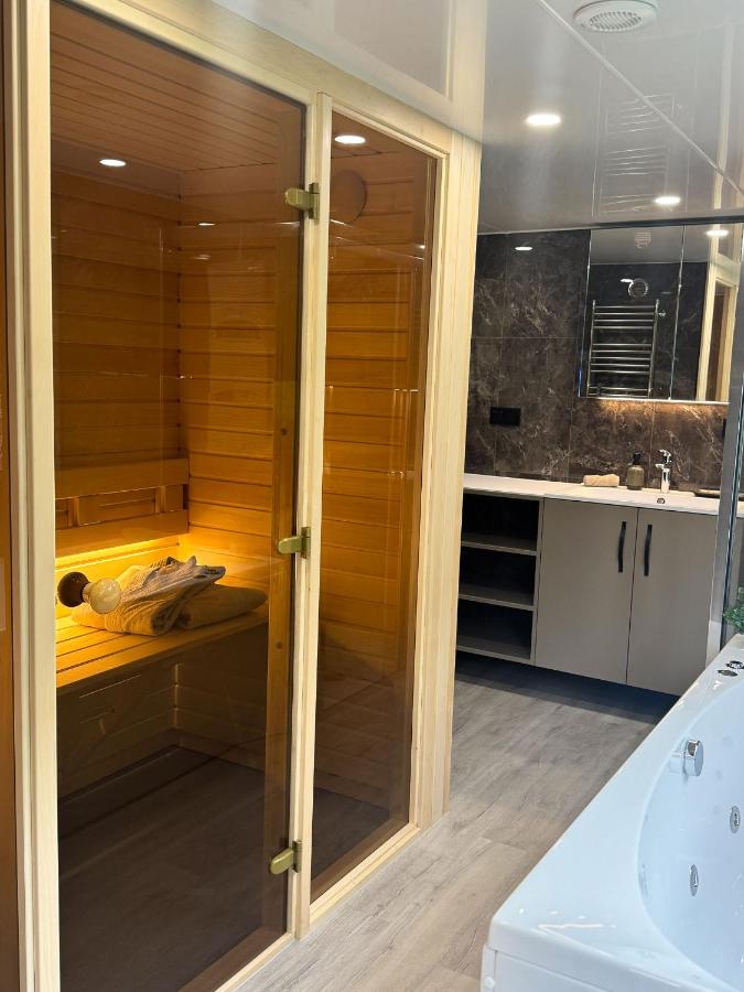 Lieblingsplatz Parey - schwimmende LuxSuite - B&B