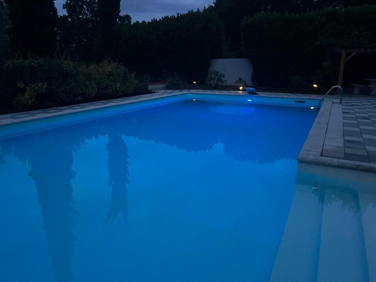 entre piscine et nature - B&B