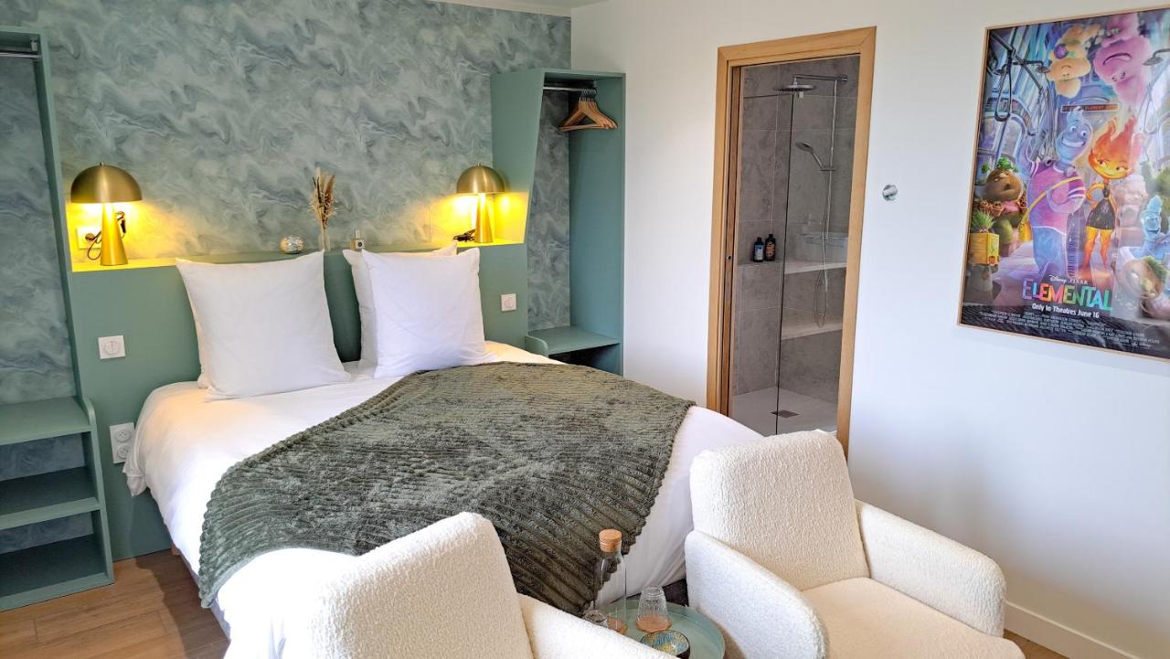Deluxe Double Room with Shower