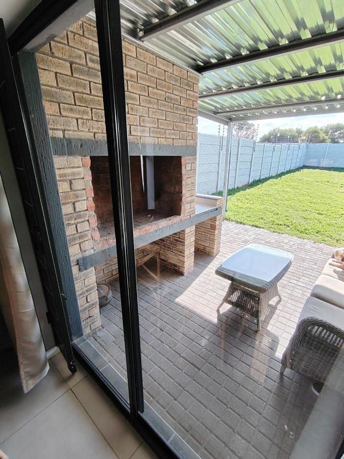 Private luxury 3 Bedroom Home - Bed and Breakfast Port Elizabeth