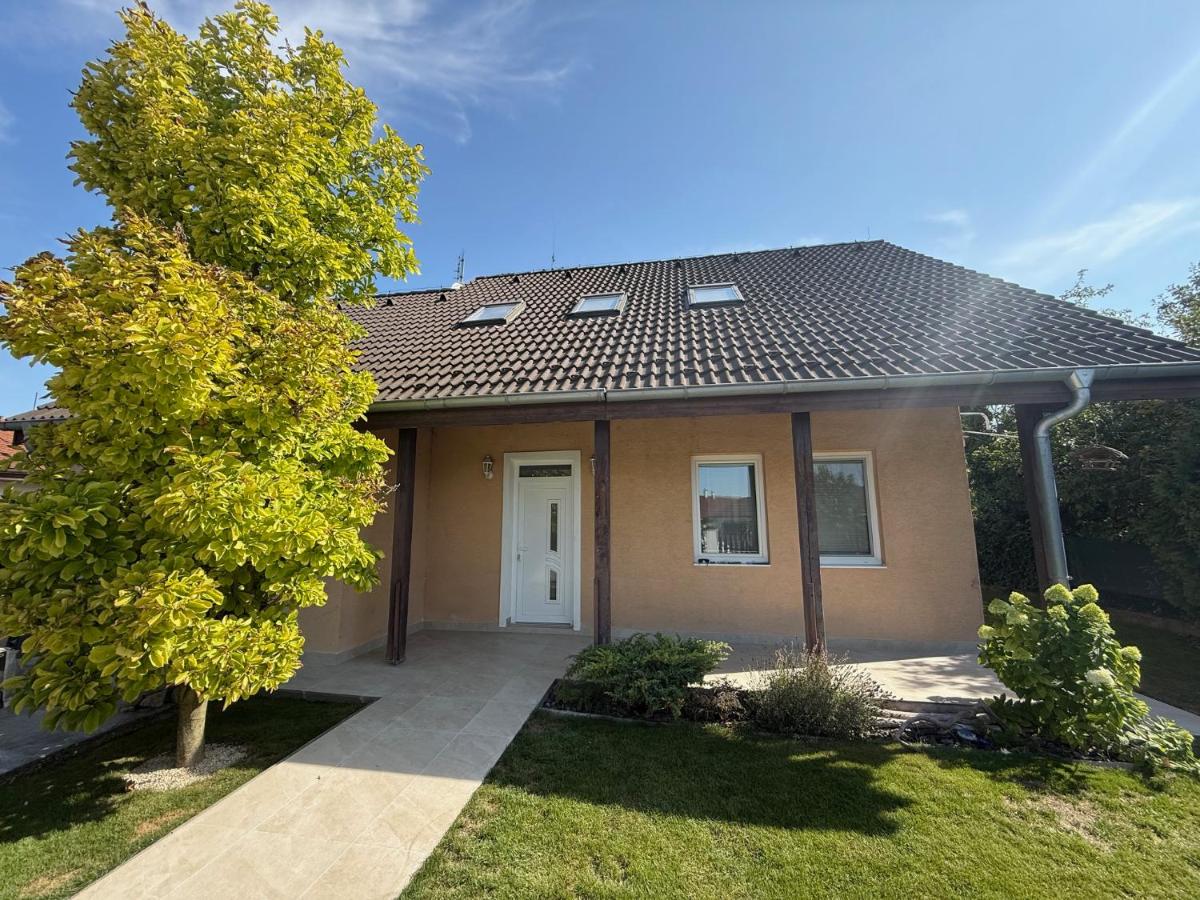 Samaria Apartments - Ferienwohnung Šamorín