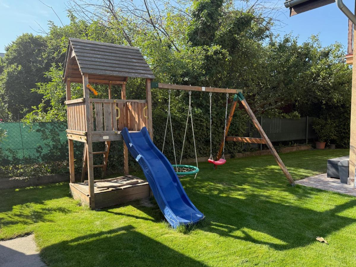 Samaria Apartments - B&B Šamorín