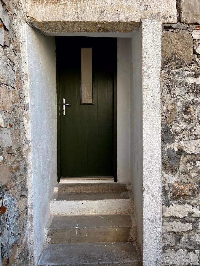 Seafront Studio Porat - B&B