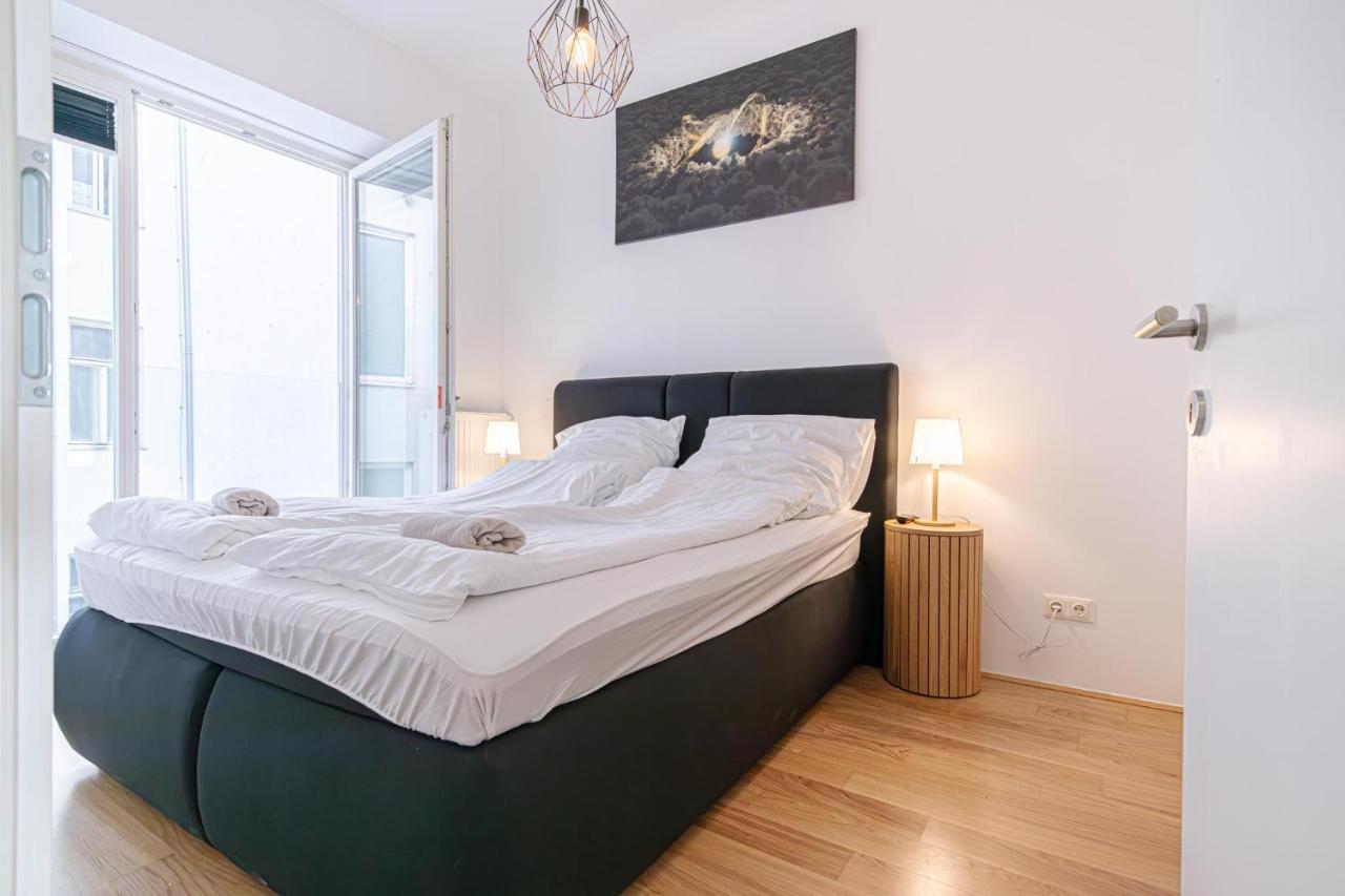 Modern 1BR &1LR Apartment in Viennas Downtown - Ferienwohnung Wien