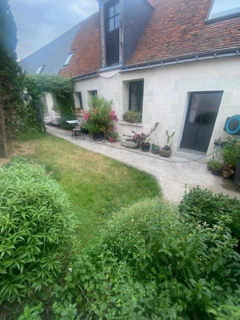 charmante chambre d'hôte avec cuisine salon et jardinet - B&B Tours