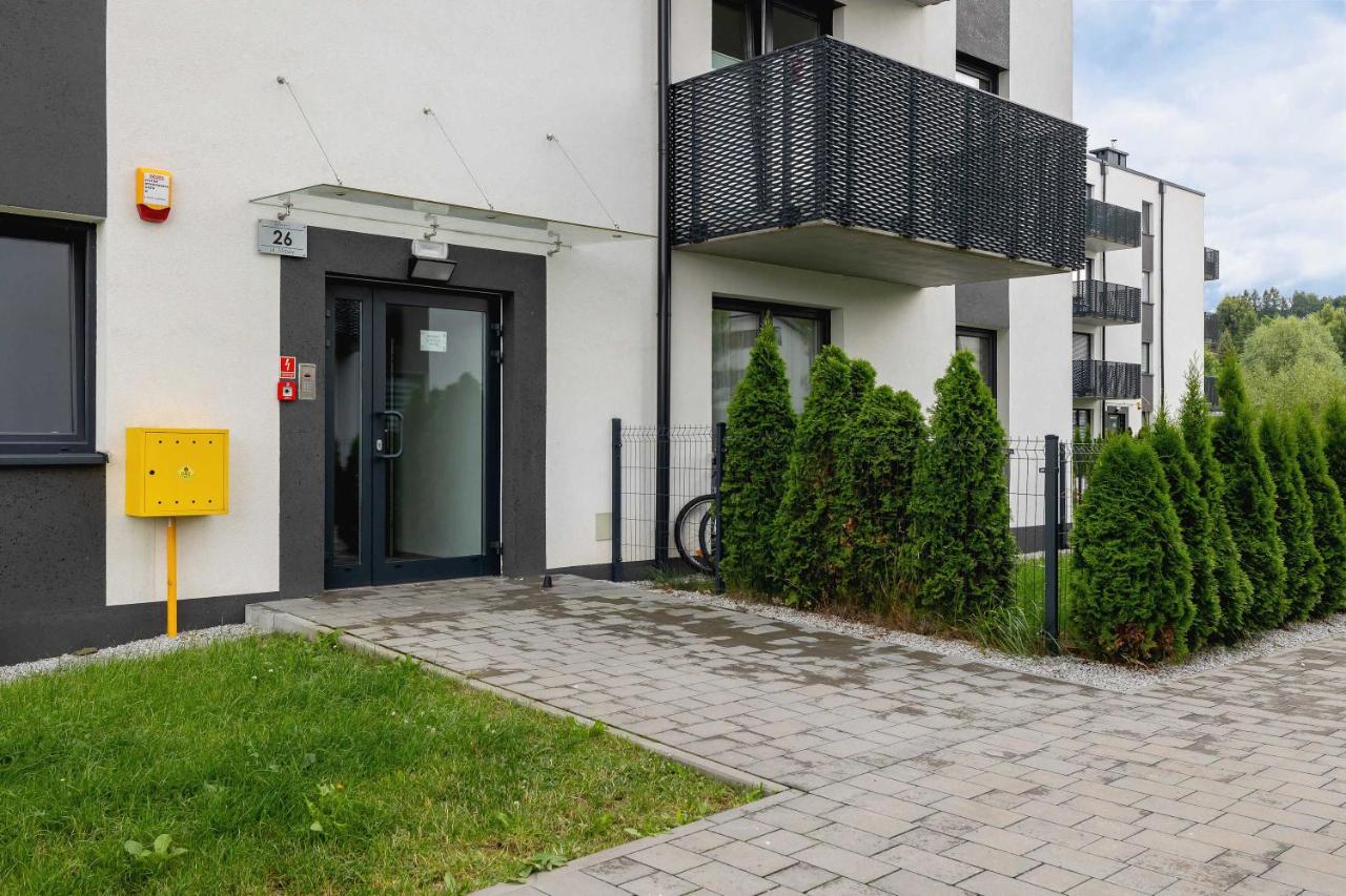 Pastel Apartment with Balcony and Parking by Noclegi Renters - B&B