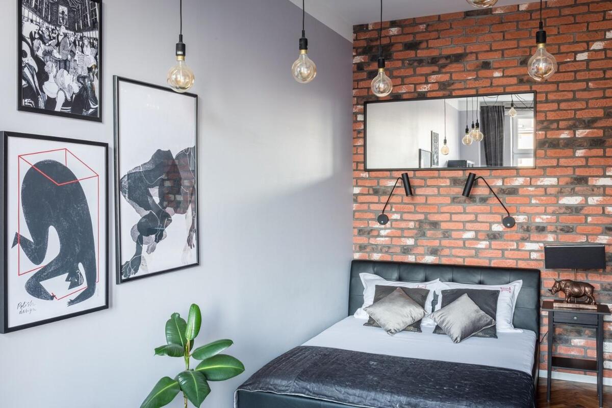 Industrial 1-Bedroom Apartment 