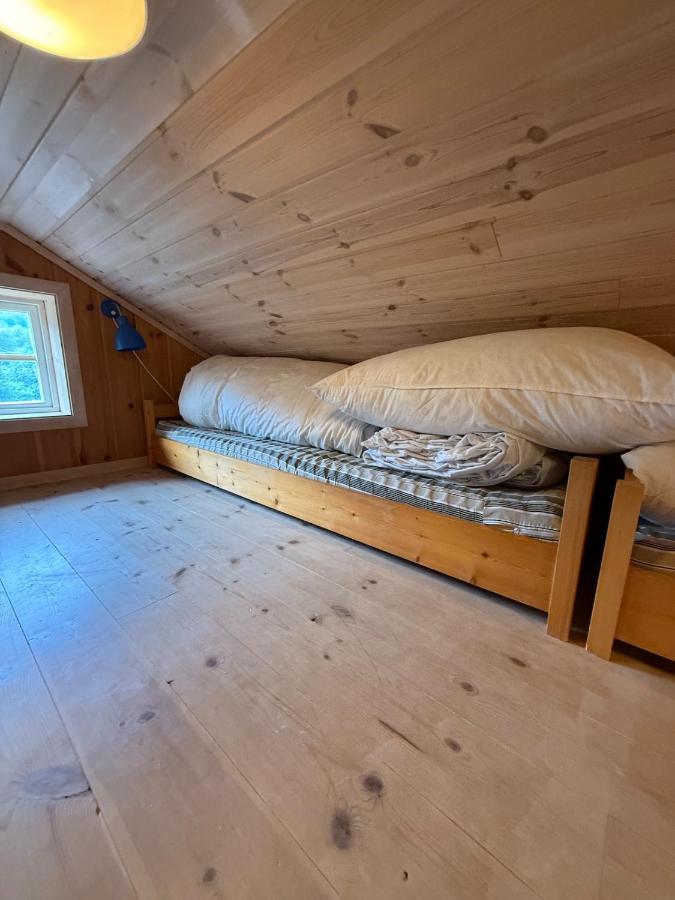 Beautiful Fjord Cabin near Bergen with Boat and Private Garden - Chambres d'hôtes Litangen
