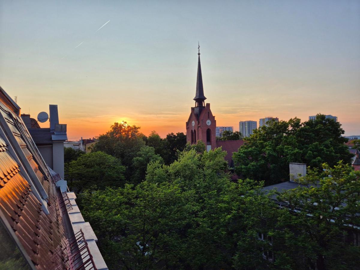 Between the roofs of Jeżyce - B&B Poznań
