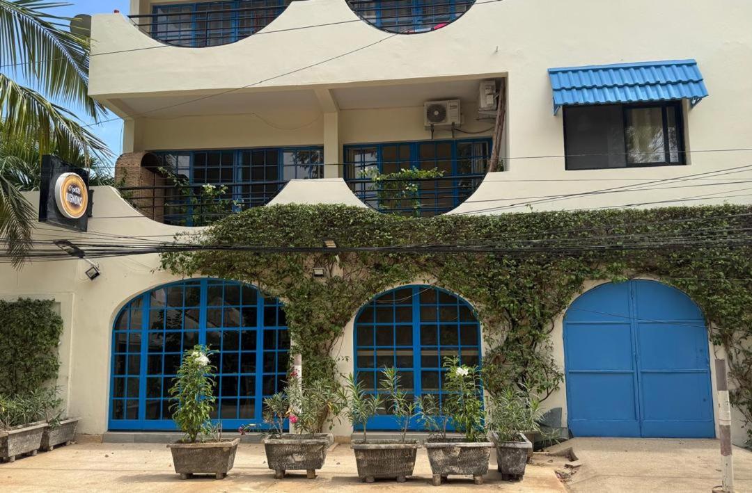 Résidence NATANGUE 1 - Studio La Bella - Chambres d’hôtes Sali Niakhniakhal