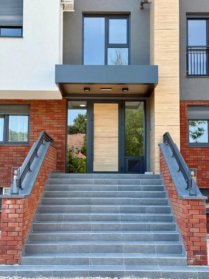 Royal Apartmani 3 - Ferienwohnung Paraćin