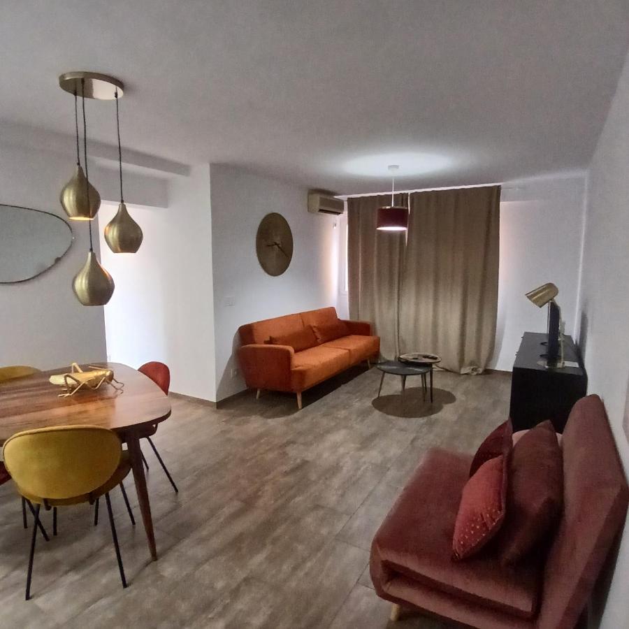 VALERIA-DREAMS Maestro luna 5,2º - Bed and Breakfast Zaragoza