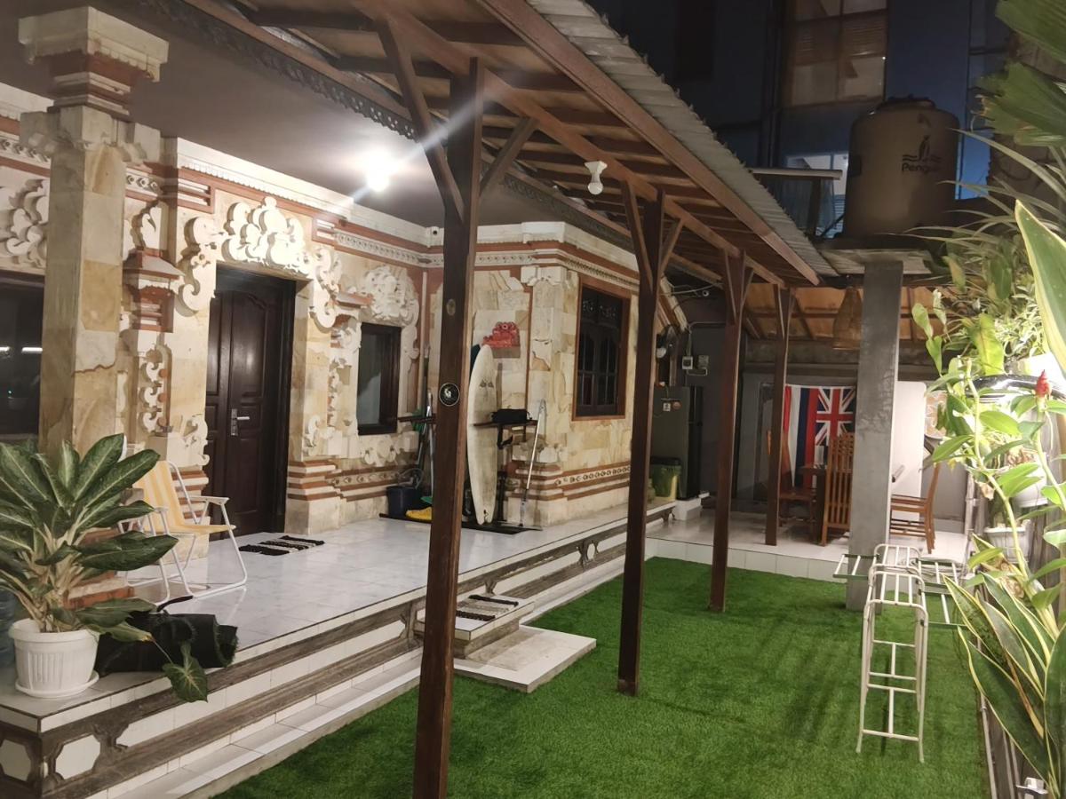 Hawaiian Beach House - B&B Legian