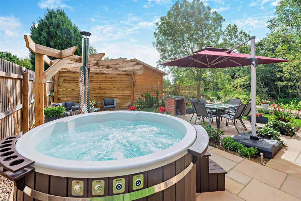 Woodlands Lavender Lake House - B&B