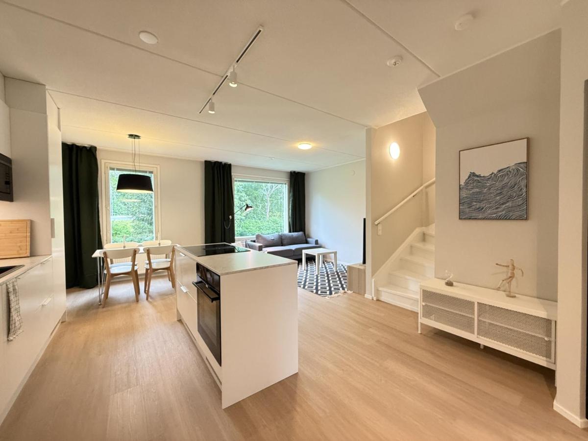 Newly renovated large family apartment, parking, sauna, balcony - Bed and Breakfast Jyväskylä