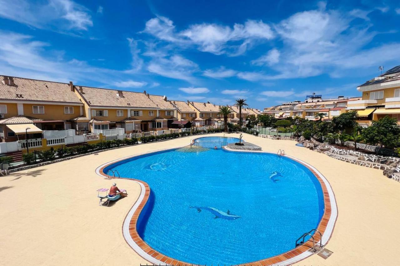 Las Americas Camison Apartment Pool and Patio 7 - Chambres d'hôtes Playa de las Américas