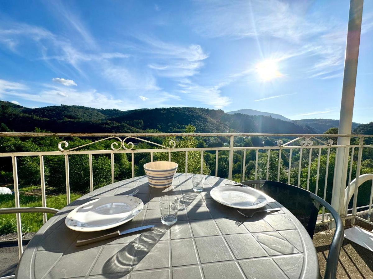 La Vallée Appartement 31 - Thermes Neyras les Bains - B&B