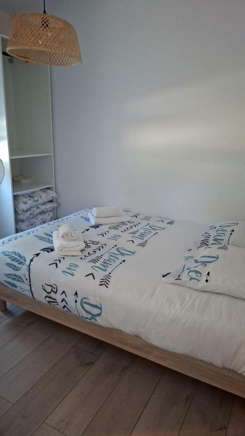 Charmant petit appartement avec terrasse - B&B